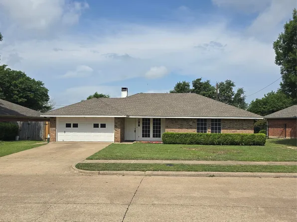 9 Marvin Gdns, Midlothian, TX 76065