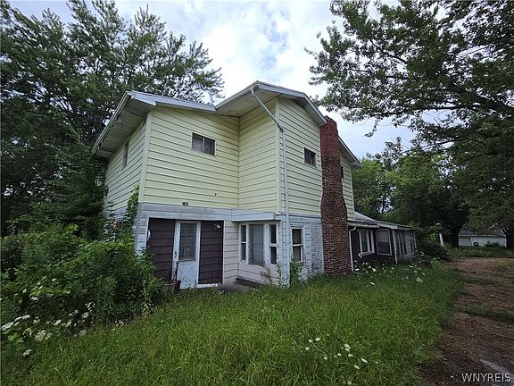 2nd image of 3172 Zoeller Rd