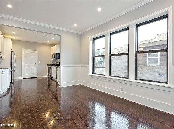 5th image of 1731 W North Shore Ave #2