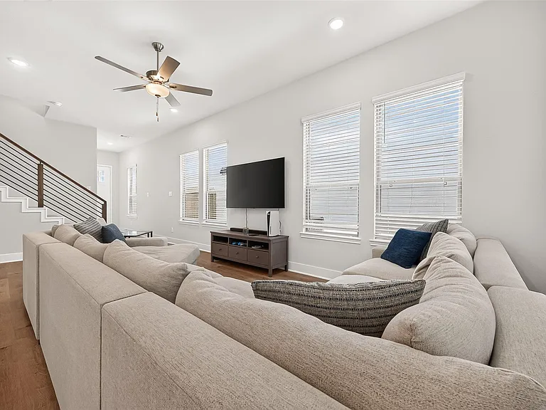 4004 Baja Ln — Photo 8