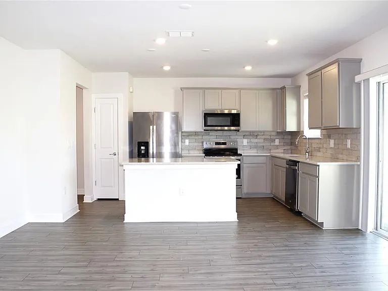 30600 Thunderbird Dr — Photo 23
