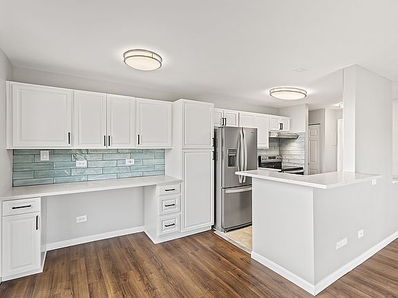 4th image of 937 N Clarkson St APT 405