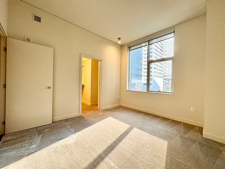 909 5th Ave #305 — Photo 7