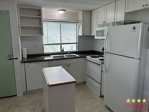 2nd image of 122 Congress St