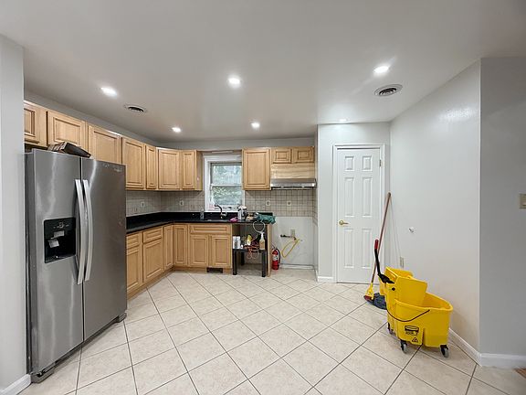 2nd image of 361 Fort Lee Rd Unit 1
