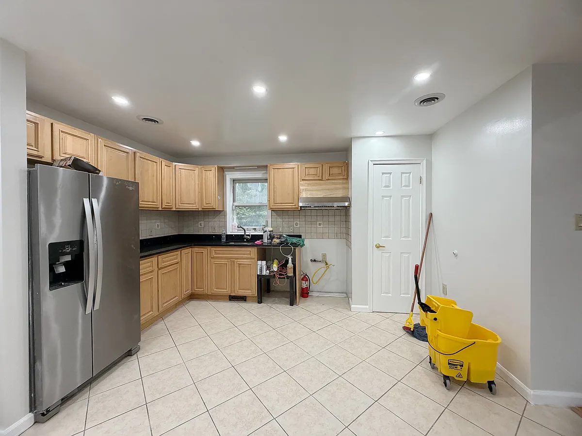 Building Photo - 361 Fort Lee Rd #1