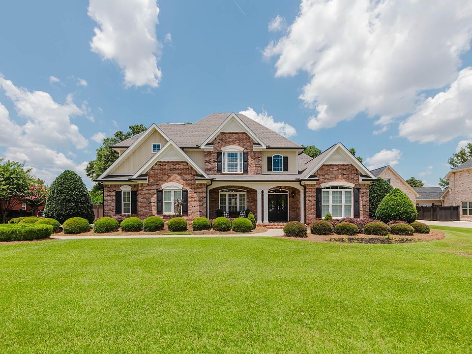 1st image of 402 Avondale Cir