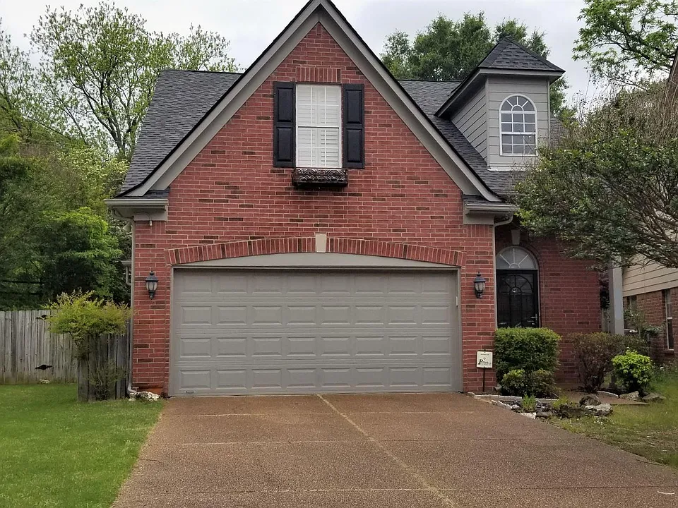 897 Abbey Grove Ln