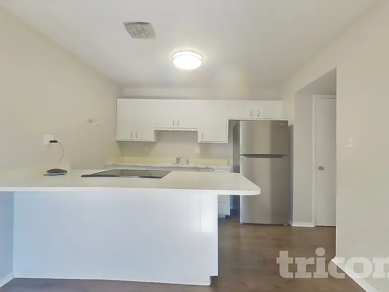 10069 Lincoln Village Dr — Photo 6