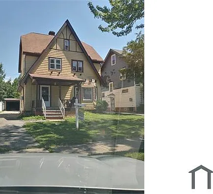 4 bed, $1,950 — Photo 1