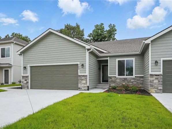 789 Highland Dr, Edwardsville, KS 66111