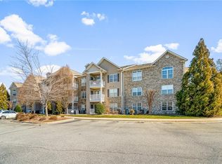 7100 W Friendly Ave Unit 206, Greensboro, NC 27410