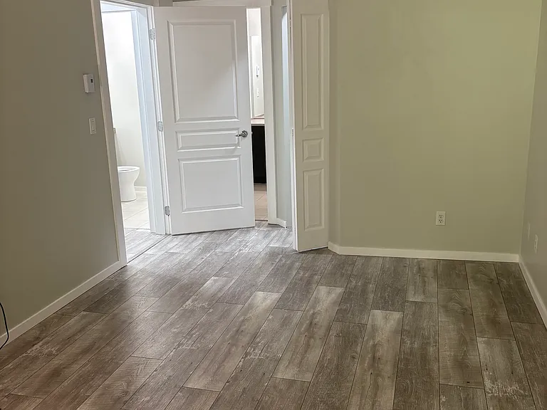 9319 University Cres — Photo 16