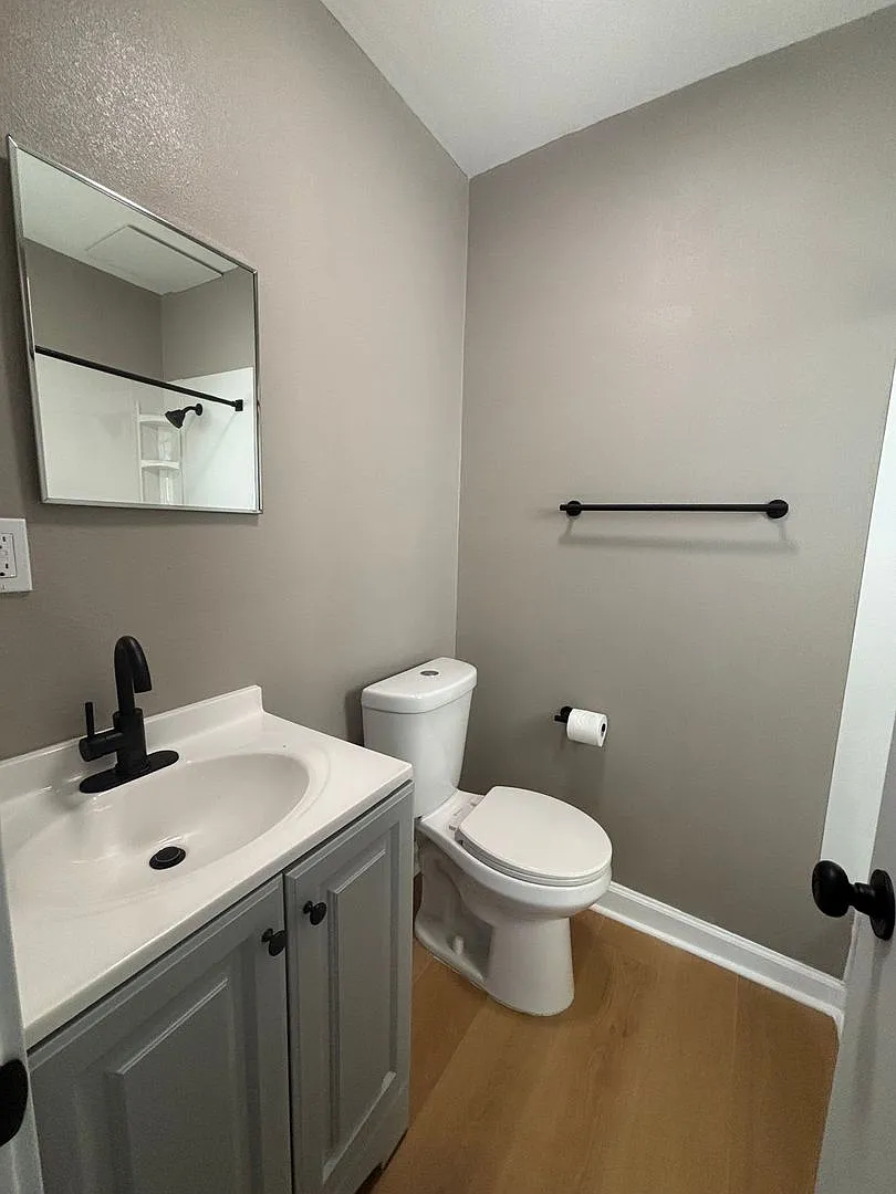 1329 W. Carson St. — Photo 4