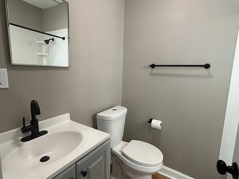 1329 W Carson St — Photo 4
