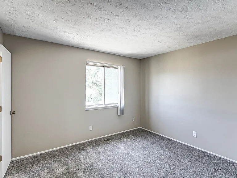 Southdale Square Apartments — Photo 4