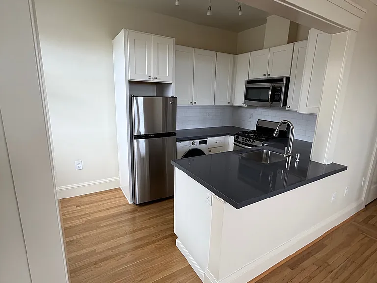 1525 Spruce St #32 — Photo 2