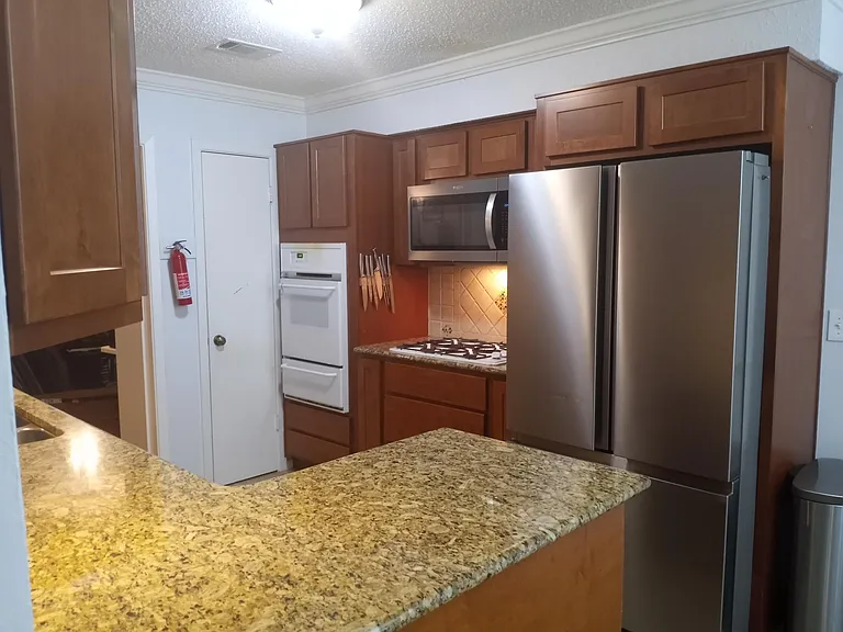 8402 Roan Ln — Photo 12