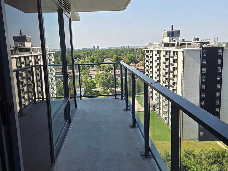 4010 Eglinton Ave W #1104 — Photo 11