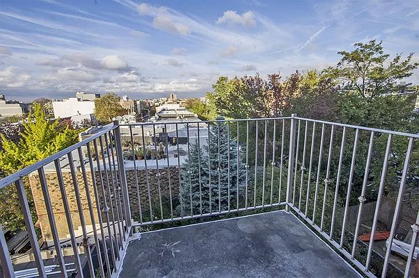 Rented by Level Group | media 10