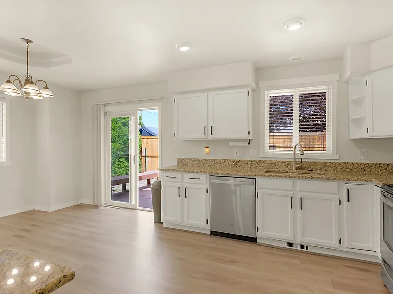 1201 35th Ct SE — Photo 6