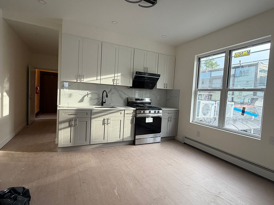 1st image of 195 Avenue U #3R