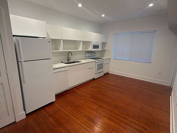2nd image of 3661-3677 Poinciana Ave #6A