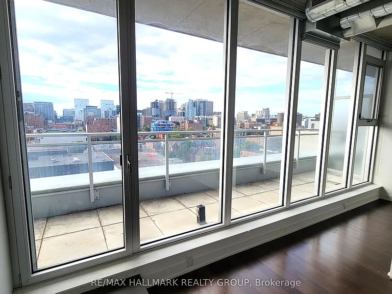 354 Gladstone Ave #907 — Photo 12
