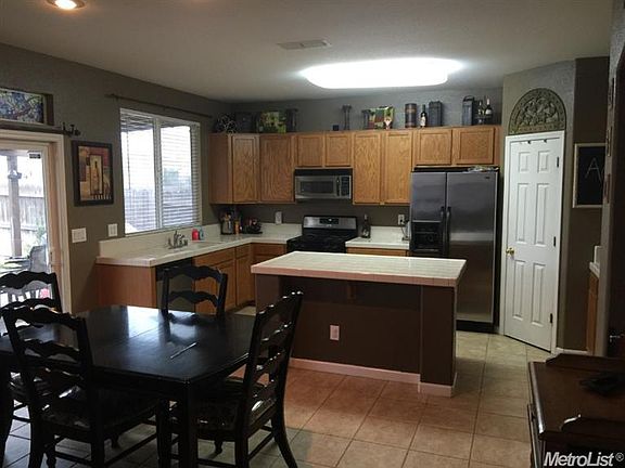 2nd image of 202 Dockside Dr