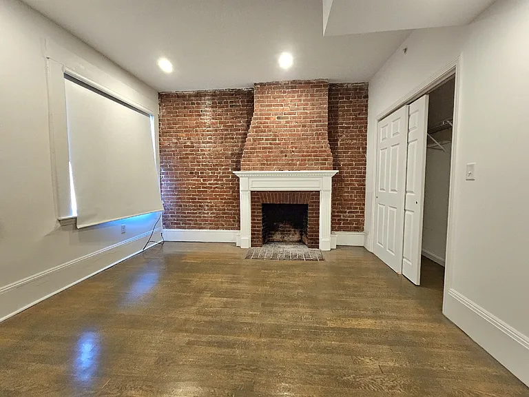 1406 Beacon St #7 — Photo 8