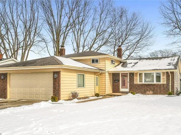 4281 Plumwood Dr, North Olmsted, OH 44070