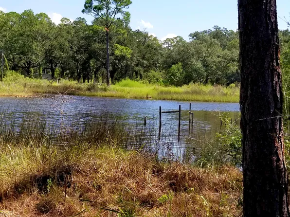 9929 Bayou Cumbest Rd, Moss Point, MS 39562
