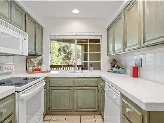 2nd image of 5805 Oak Bend Ln Unit 312