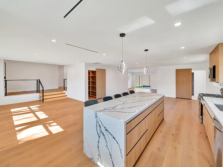 23635 Marylee St — Photo 19