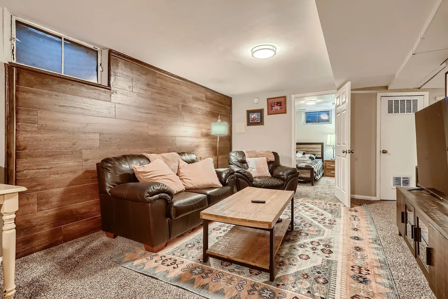 5 bed, 2.0 bath, 1894 sqft, $3,245 — Photo 4