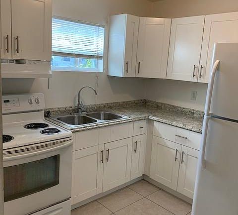 3rd image of 826 NW 2nd Ave #2