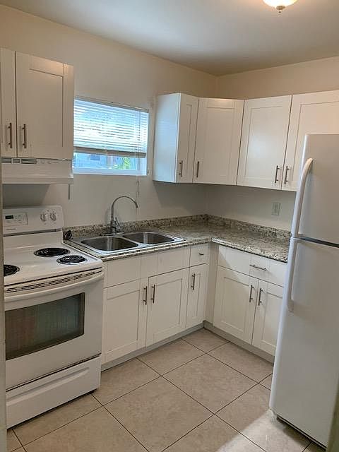 1st image of 826 NW 2nd Ave #1
