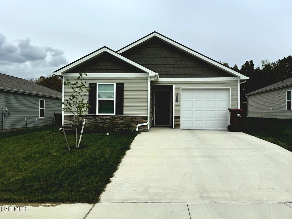 1st image of 1067 Clearwater Ln