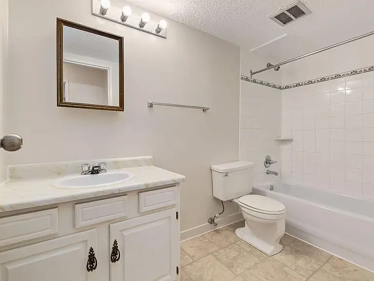 2399 Southview Dr SE — Photo 17