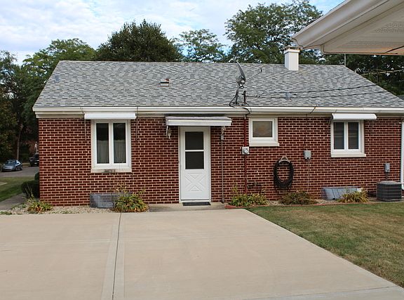 2nd image of 611 N William St