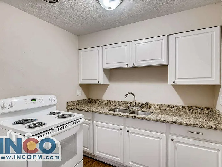 338 W Powers Ave #307 — Photo 4