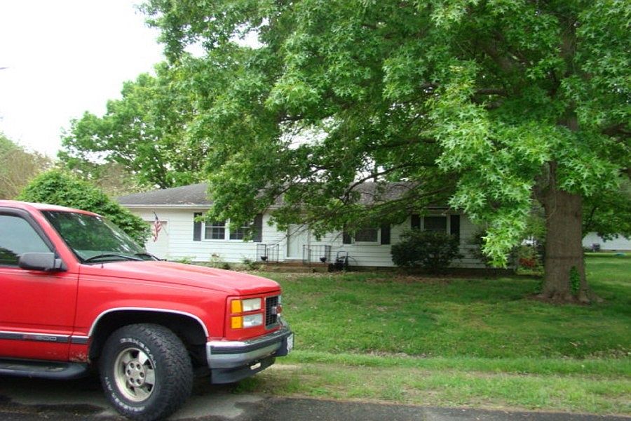 1st image of 106 Mimosa Dr