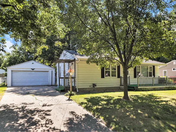 3318 Brookmont Dr, Kalamazoo, MI 49004