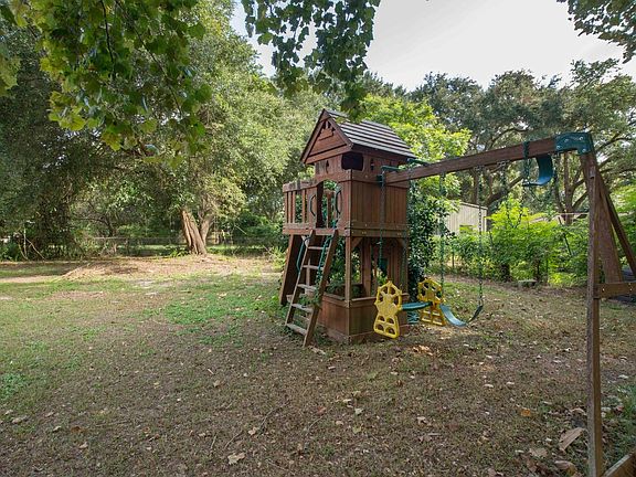5th image of 131 Hillside Dr
