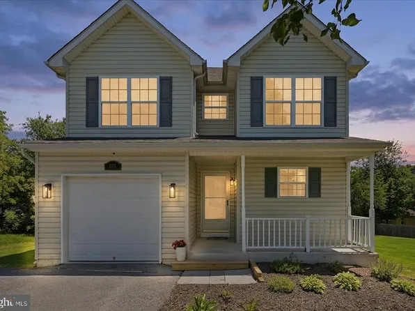282 Ford Cir, Inwood, WV 25428