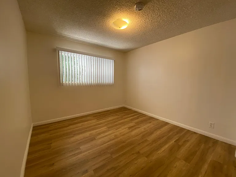 221 N Belmont St #1 — Photo 4