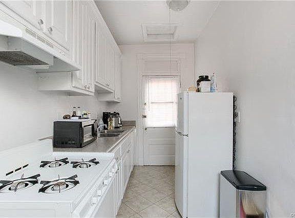 5th image of 2030 W Grace St APT 4
