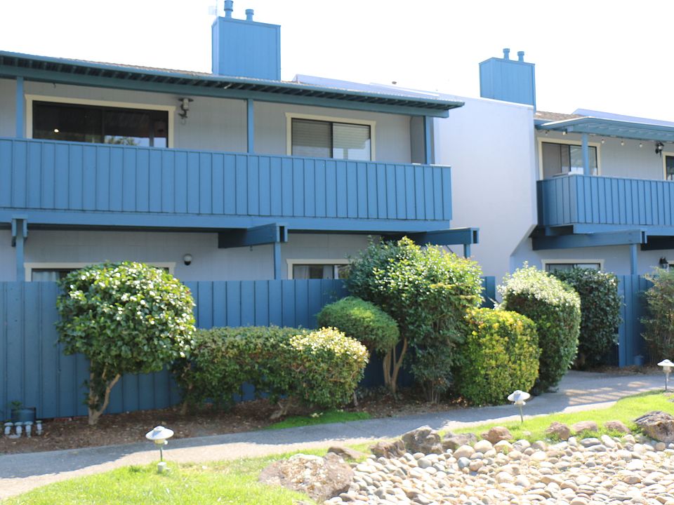 1st image of 2343 Fairway Dr #1