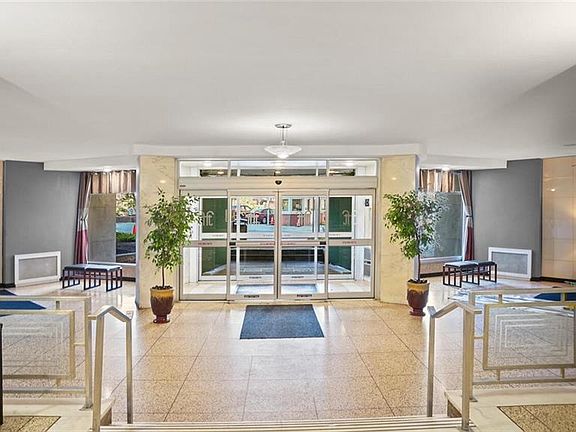 4th image of 71 Strawberry Hill Ave #605