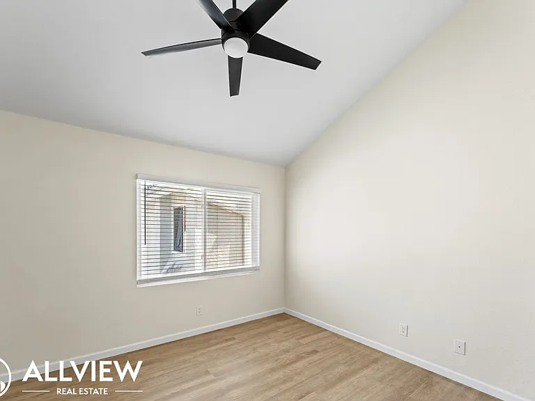 2418 Huntington Street — Photo 19